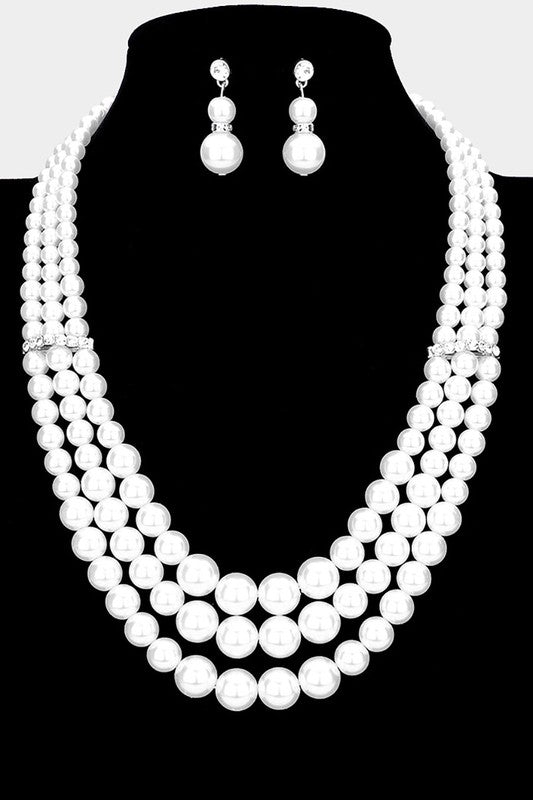 Tripled Layered Pearl Necklace